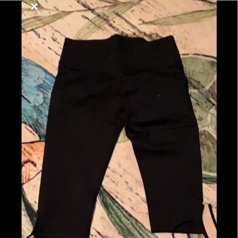 4 pairs of workout leggings
